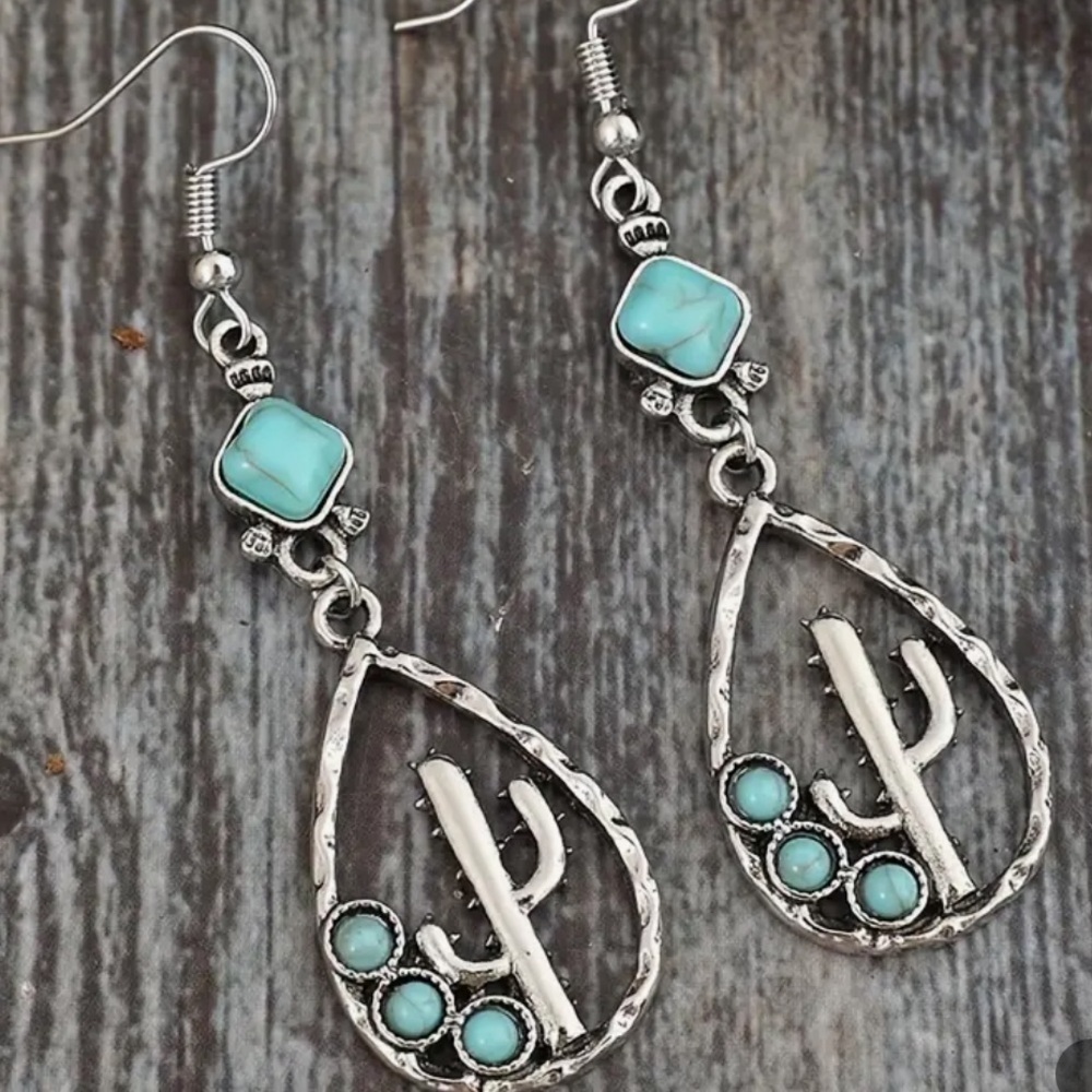 Silver & Turquoise Cactus Earring - Silver plated & Turquoise dyed Howlite - NEW